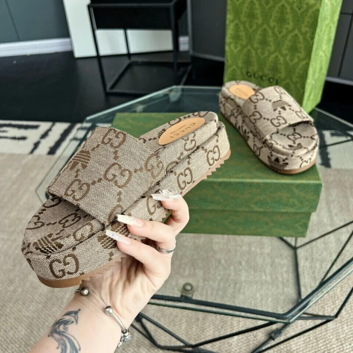 GUCCI ANGELINA FLAT SANDAL CANVAS GIANT MONOGRAM BEIGE