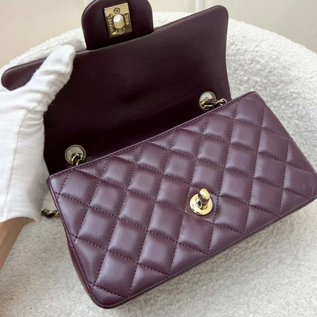 CHANEL MINI SINGLE FLAP WINE